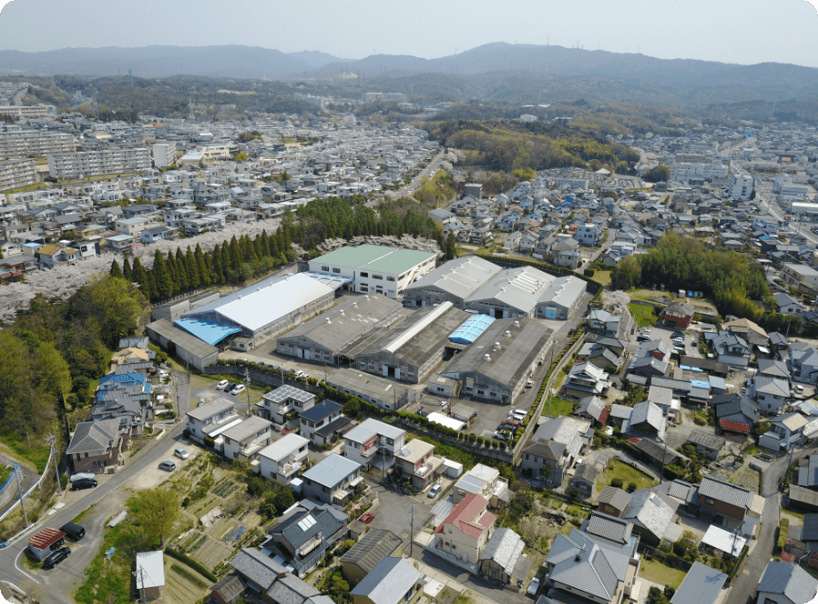 現在の成田製陶所 山口工場 敷地面積20,000㎡セラミックパーツ、燃焼機器の生産を担う